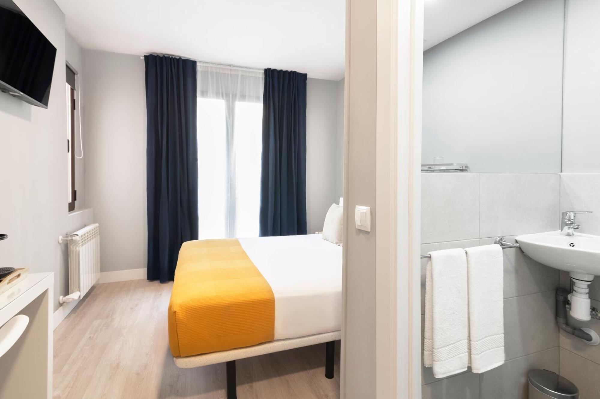 8Rooms Madrid Exterior photo